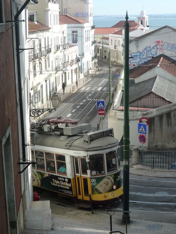 Apartamento Casas Do Castelo Lisboa Exterior foto